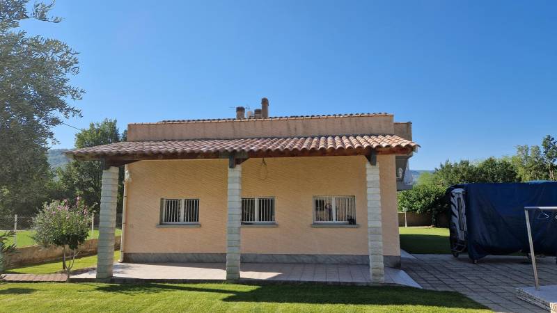 Mise en place d'isolation thermique et acoustique par l'extérieur pour réduire sa consommation d'énergie à Aix-en-Provence
